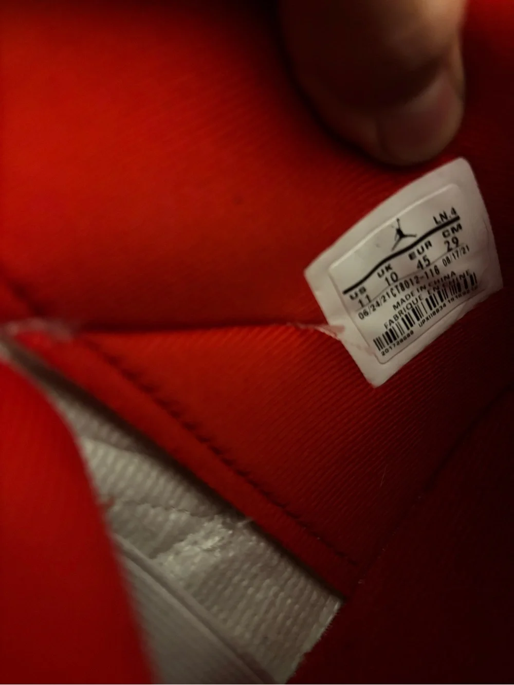 Air Jordan 11 cherry size 11